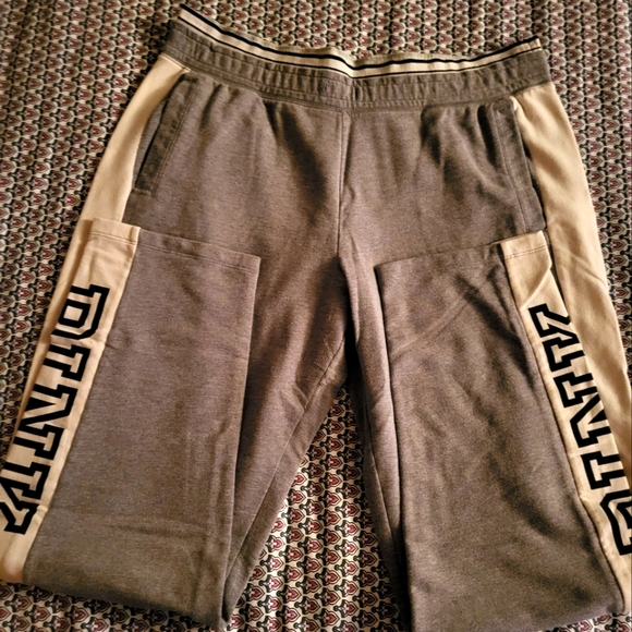 Vs pink sweatpants size large. - Picture 1 of 11